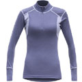 Hiking Woman Half Zip Neck